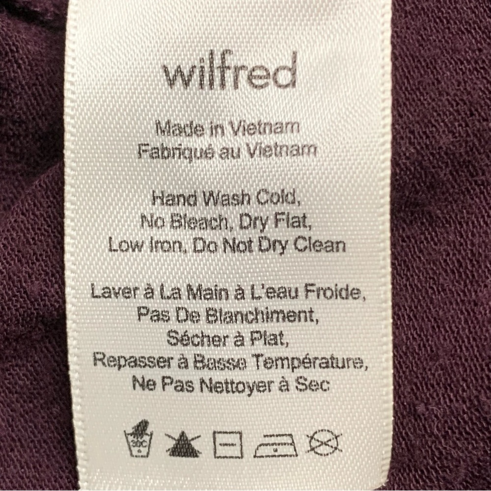 Aritzia Wilfred V-Neck Lightweight Sweater Size XS Plum Dark Purple Long Sleeves - Picture 9 of 10